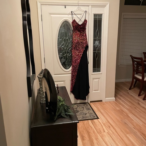 Sparkly prom dress. Only worn once. Size 8, but the strap adjusted to fit 2/4 - Picture 2 of 4